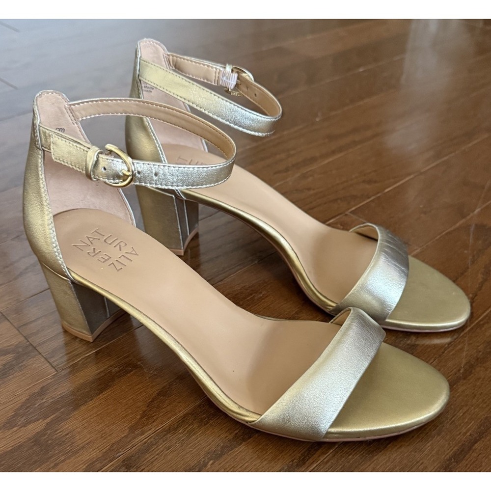 Naturalizer Vera Gold Metallic Ankle Strap Heels Sandal Leather Womens Size 9.5